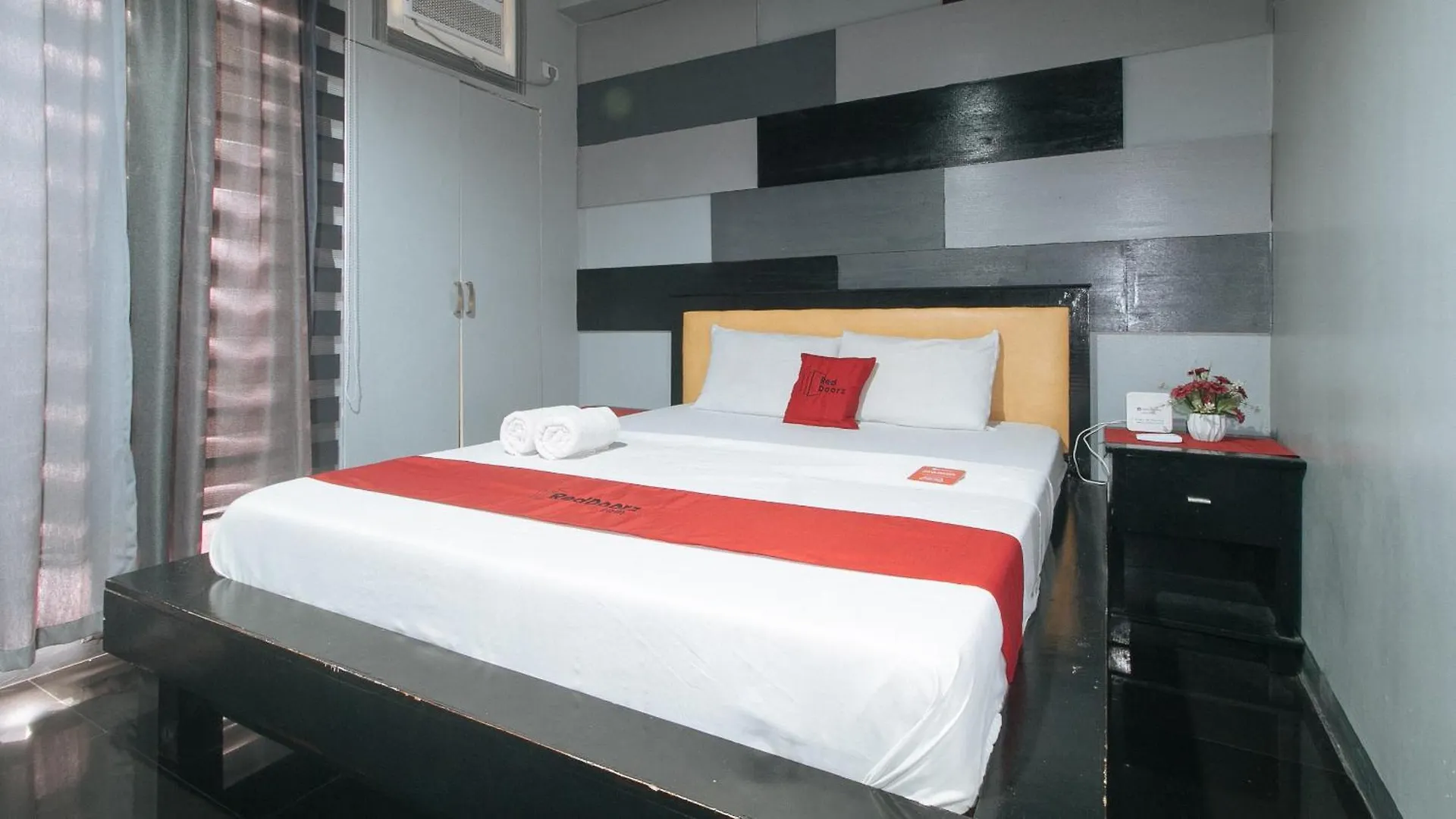 Reddoorz At Tjmg By Bel Air Polaris Makati Hotel Makati City Philippines