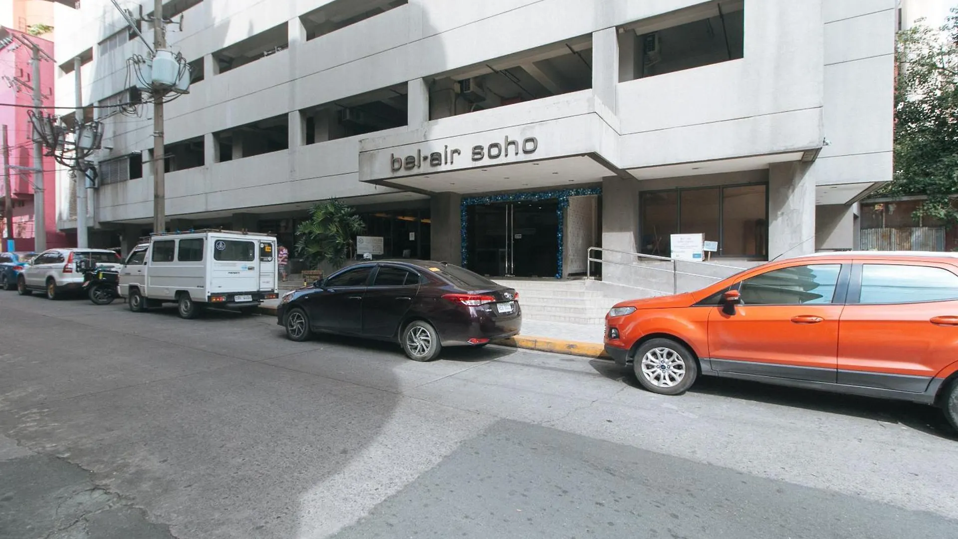 Reddoorz At Tjmg By Bel Air Polaris Makati Hotel Makati City Philippines