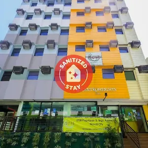 Capital O 860 Nest Nano Makati Отель