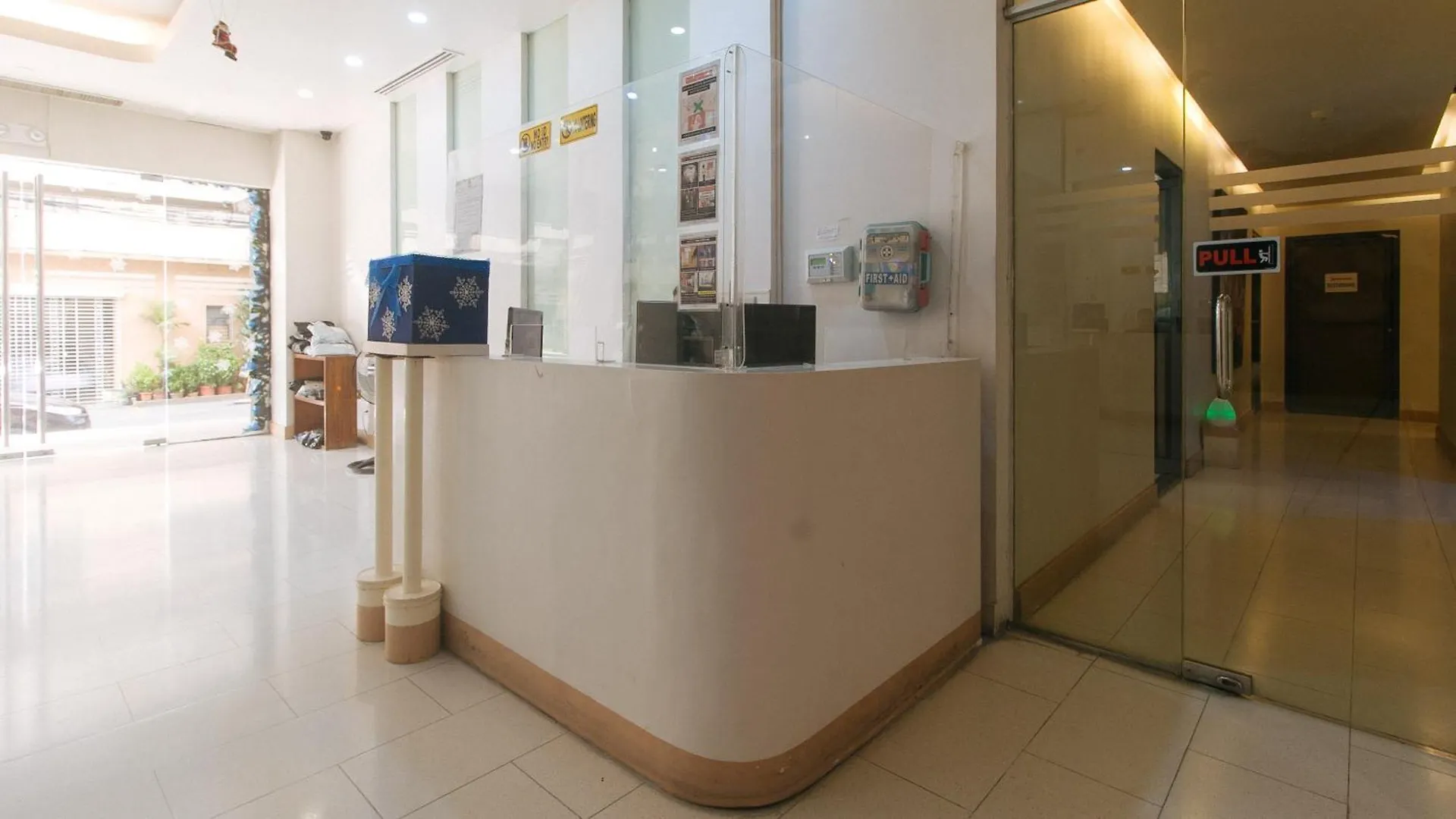 ホテル Reddoorz At Tjmg By Bel Air Polaris Makati マカティ