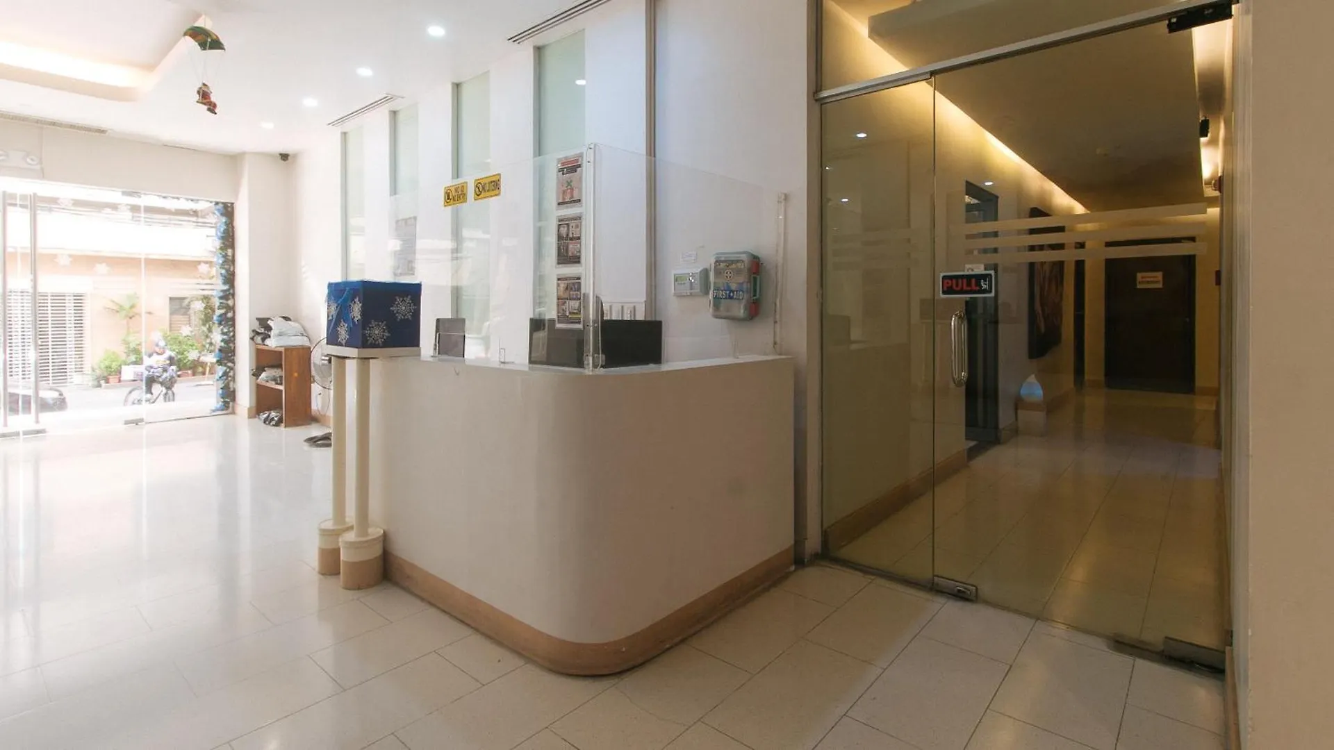 ホテル Reddoorz At Tjmg By Bel Air Polaris Makati マカティ